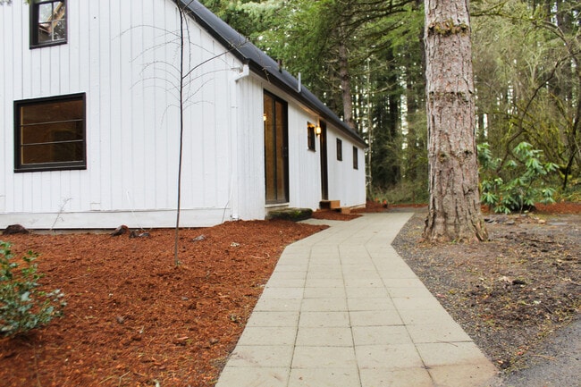 Building Photo - 13625 NW Old Germantown Rd