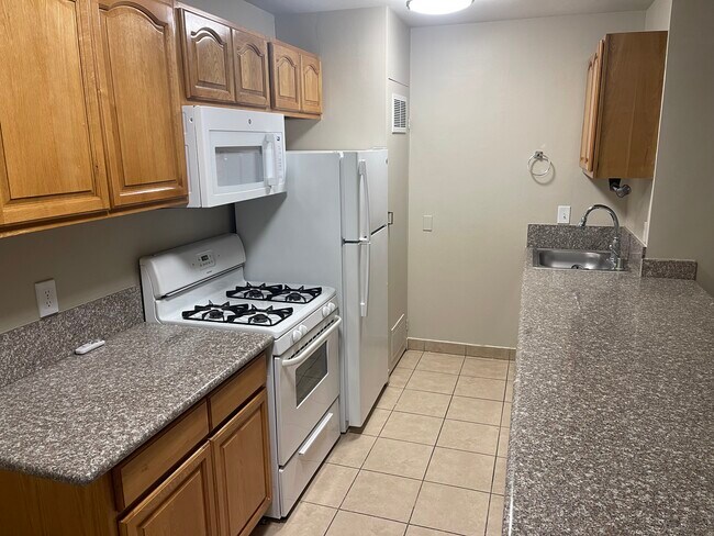 Primary Photo - 2711 E Street