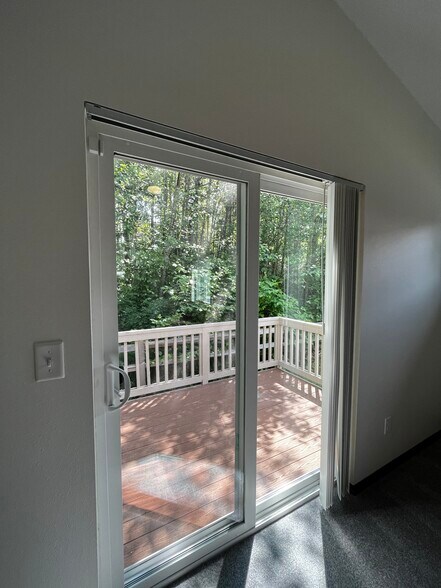 Building Photo - 703 Kodiak Ln