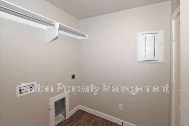 Building Photo - 4902 Locker St