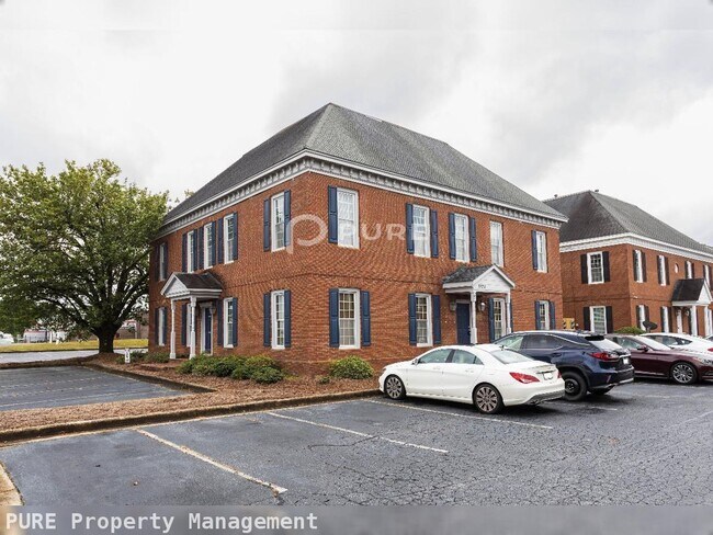 Building Photo - 7175 Jonesboro Rd