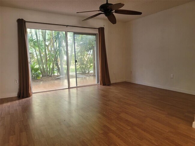 Building Photo - 805 W Oakland Park Blvd