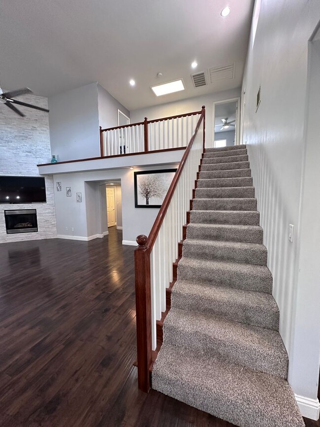 Building Photo - 5302 Doble Aguila Way