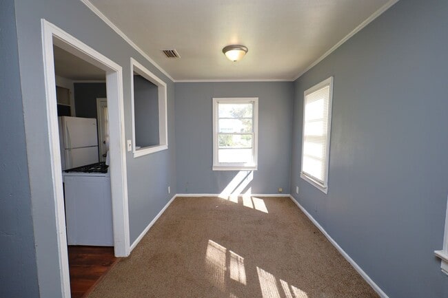 Building Photo - 1716 Charlton St