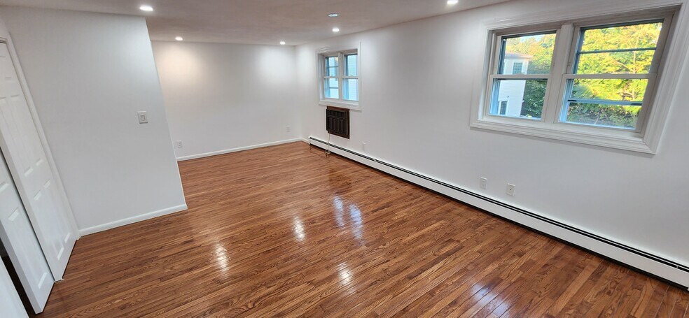 Building Photo - 248R Pearl St