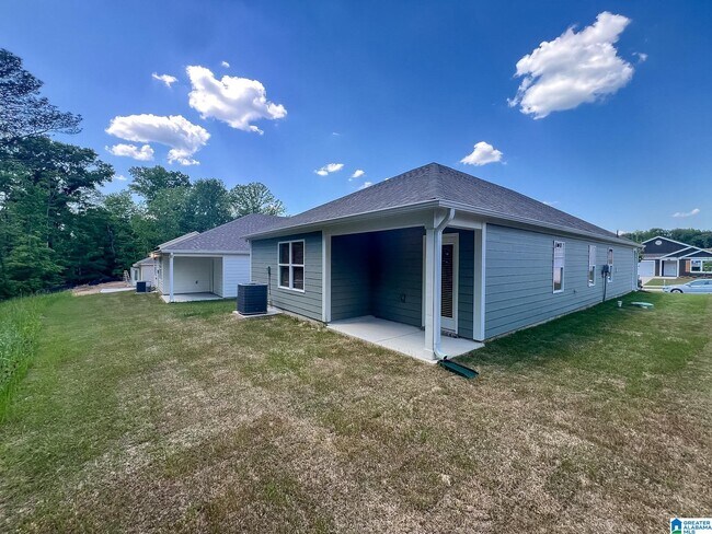 Building Photo - 301 Willoughby Rd