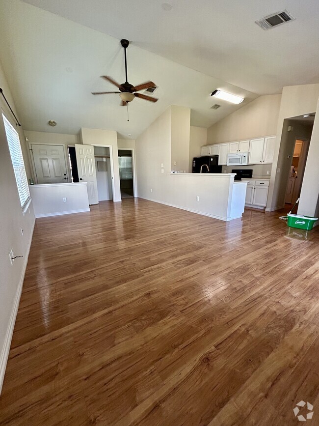 Building Photo - 184 Prairie Springs Loop
