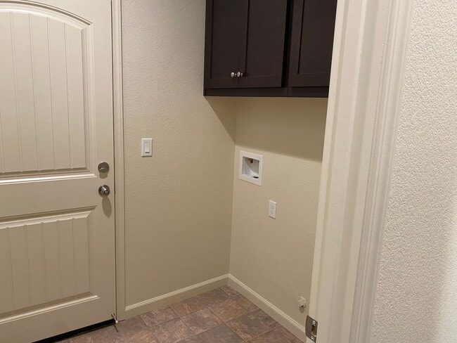 Building Photo - NEWER 3 Bedroom 2 Bath Home For Rent in Gated Community