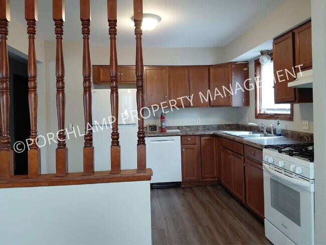 Building Photo - 3142 Kalamazoo Ave SE