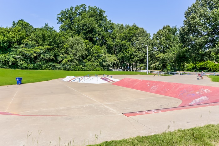 Building Photo - 4188 Ravenwood Dr N