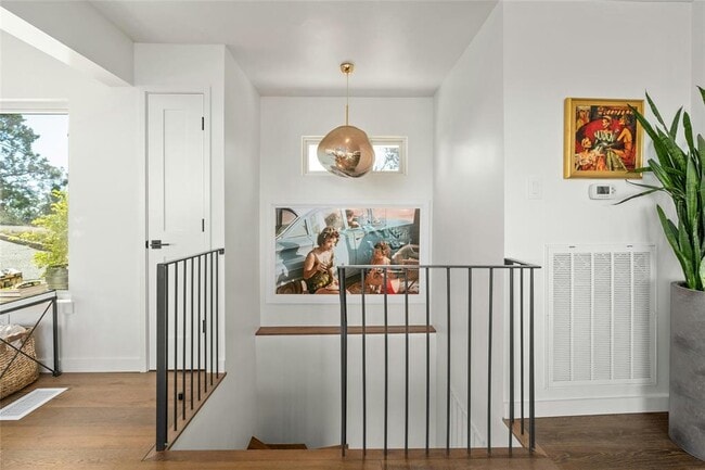 Building Photo - 1000 Redbud Trail