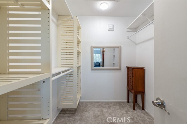 Building Photo - 28 Sycamore Ln