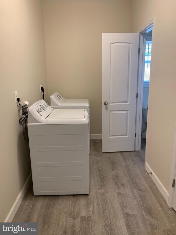 Building Photo - 8927 Erie Ave