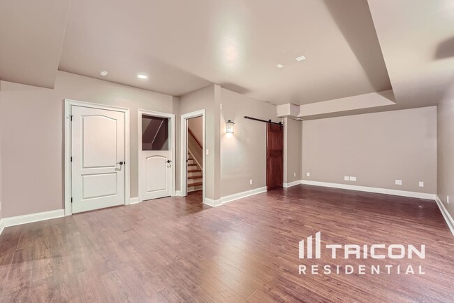 Building Photo - 3893 Ridge Grove Way