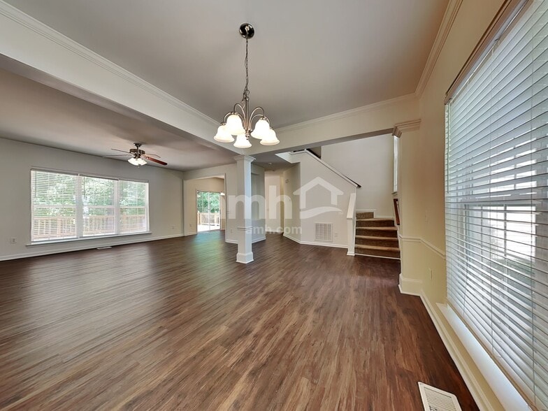 Building Photo - 3813 Windstream Way