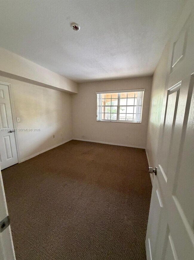 Building Photo - 200 SW 117th Terrace