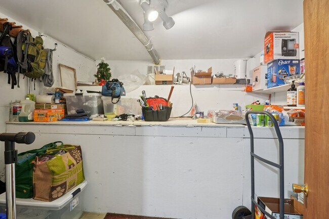 Building Photo - Serenity and Views with this 3 bedroom/3Bathroom Townhome in Buffalo Ridge