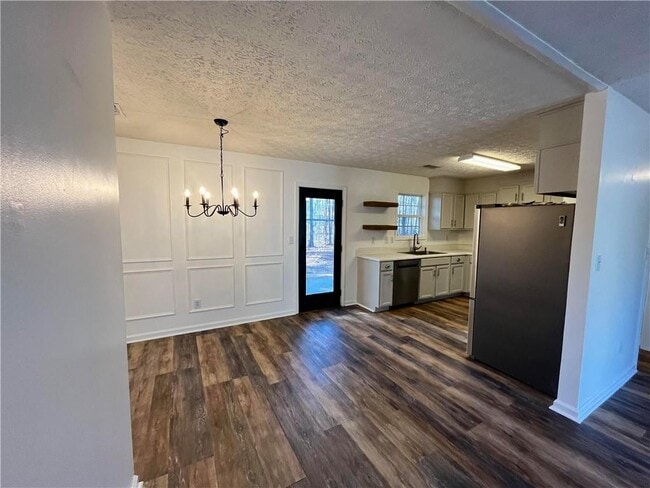 Building Photo - 138 W Fork Way