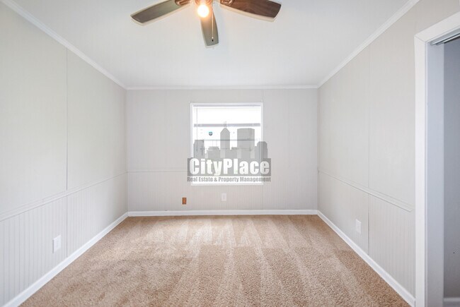 Building Photo - 2841 W Ray St