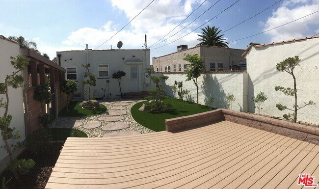 Building Photo - 2107 W 84th Pl