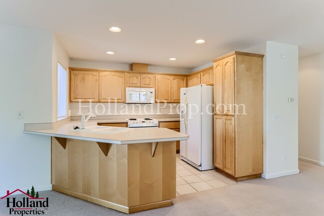 Building Photo - Beautiful Duplex with Great Location!!!