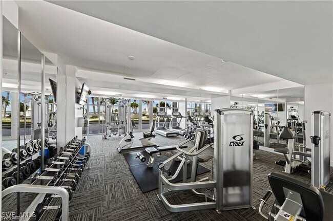 Building Photo - 3000 Oasis Grand Blvd