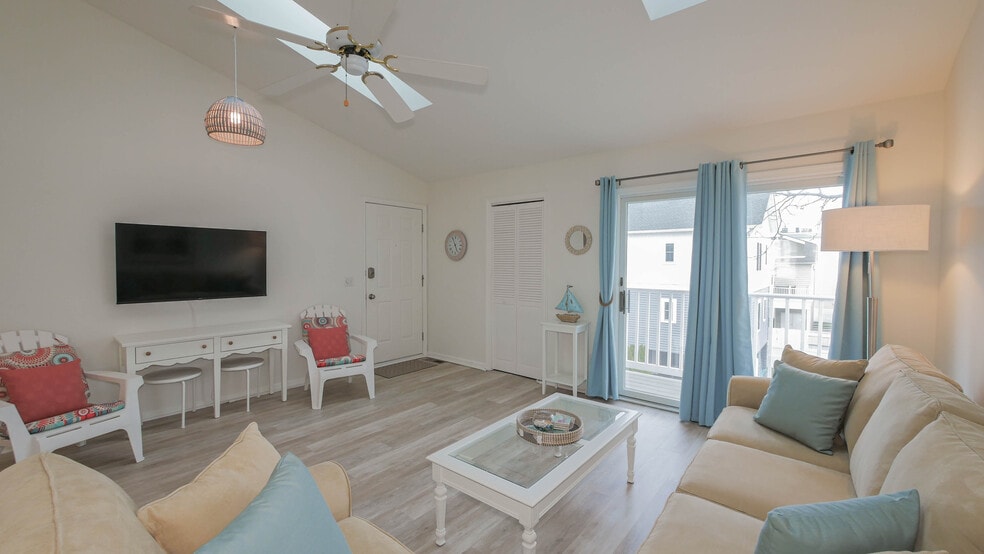 Building Photo - 16 N Monroe Ave