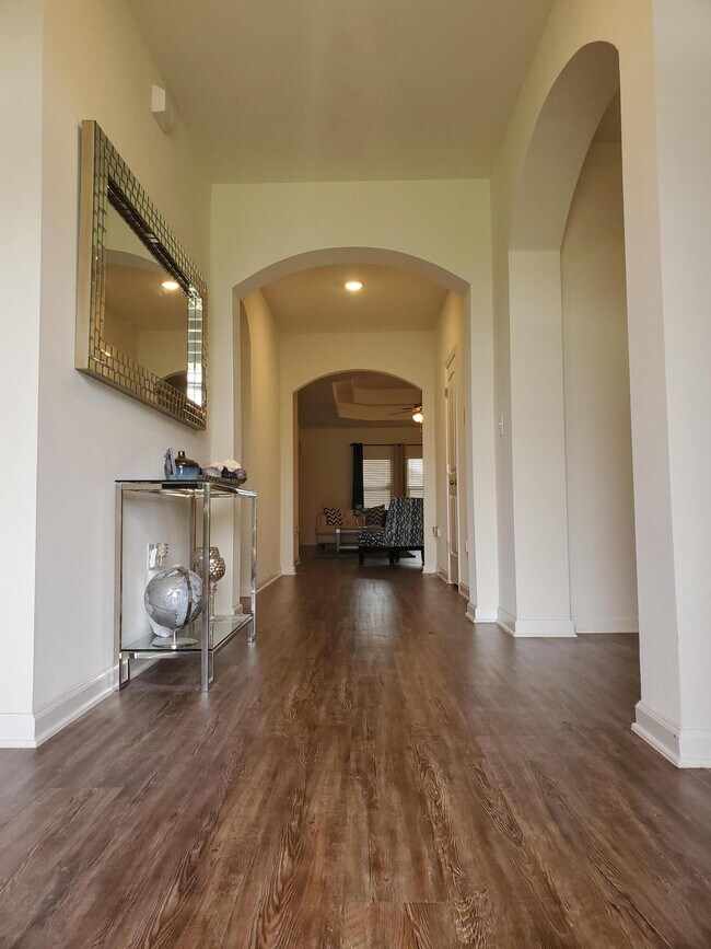 Building Photo - 329 Merlin Ct