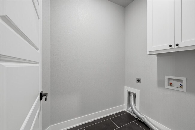 Building Photo - 8 Leyland Dr