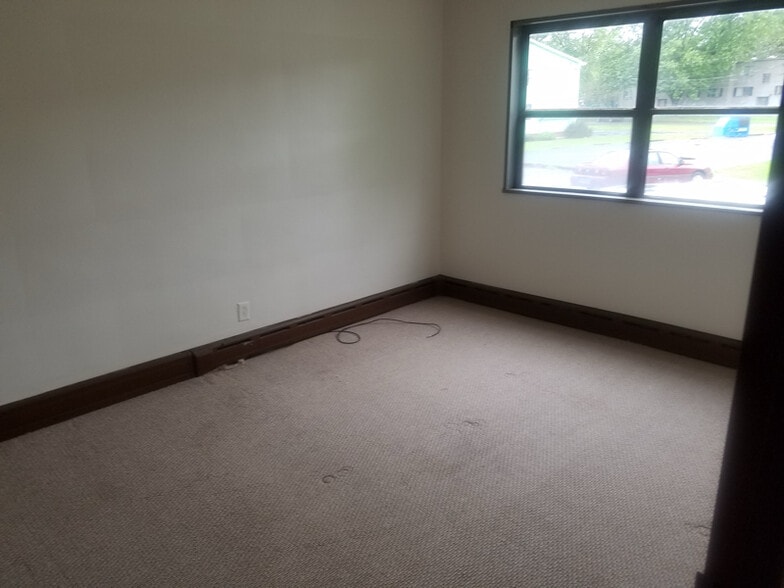 Building Photo - 8403 Buffalo Ave