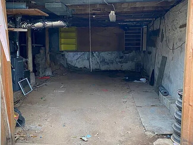 Building Photo - 3 Bedroom, 2 Bathroom Fayetteville Home, Available March 1st!