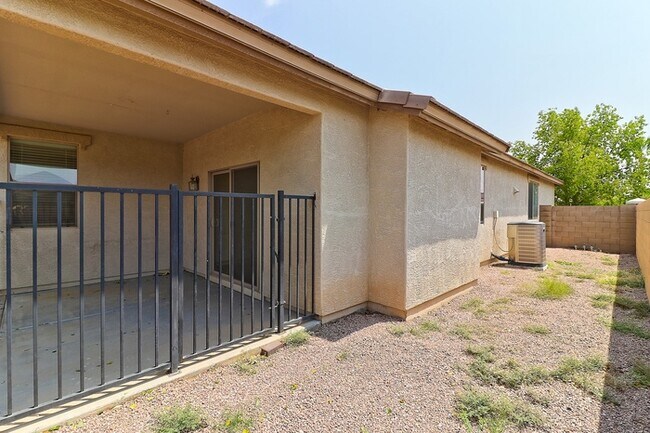 Building Photo - 3050 E Merlot St