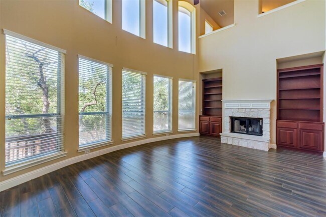 Building Photo - 7908 Menler Dr