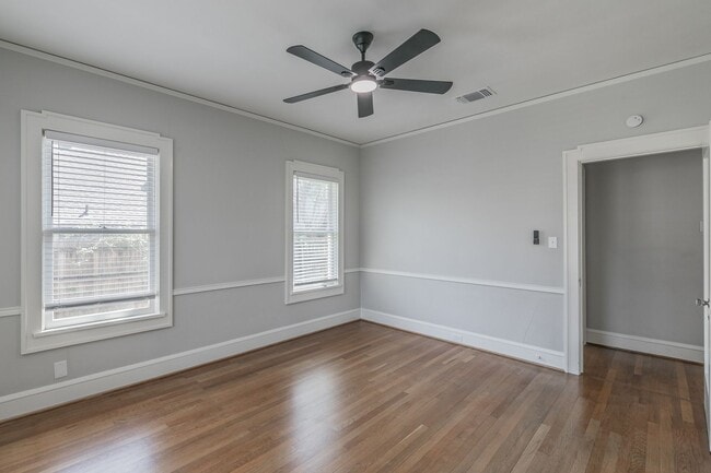 Building Photo - WONDERFUL BERKELEY LOCATION!  Immaculate One Story Craftsman!