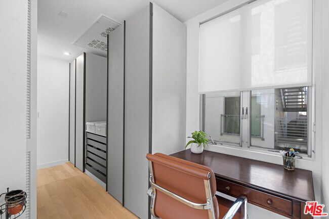 Building Photo - 507 Orlando Ave