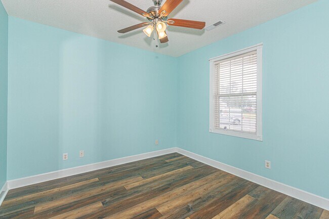 Building Photo - 4627 Wild Iris Dr