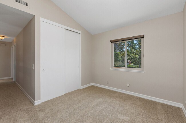 Building Photo - Spacious Home w/ Loft in Village Park!