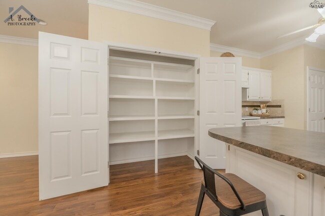 Building Photo - 3037 Cunningham Dr