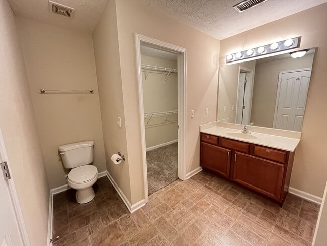 Building Photo - 3323 Risen Star Dr