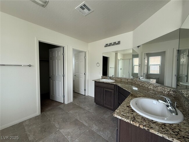 Building Photo - 2229 Mundare Dr