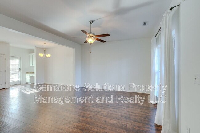 Building Photo - 304 Oldbury Ln