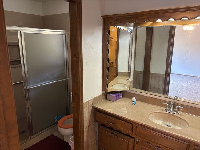 Building Photo - Large Home in NW. OKC, . Putnam City Schools