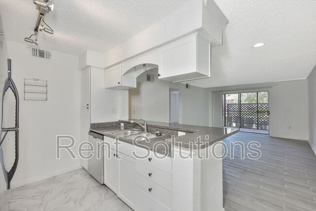 Building Photo - 2500 Winding Creek Blvd