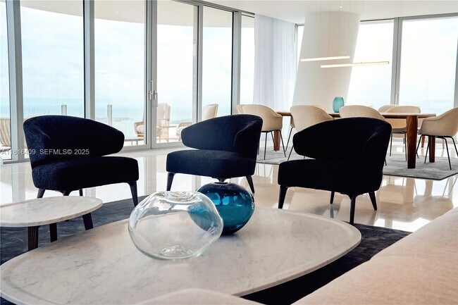 Building Photo - 300 Biscayne Blvd Way