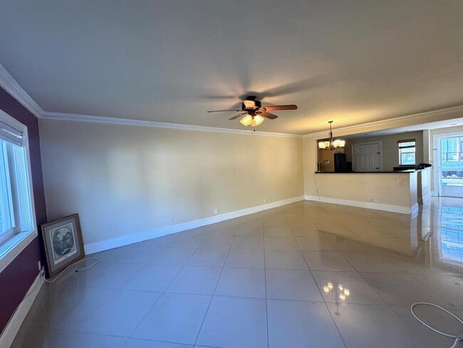 Building Photo - 4500 N Flagler Dr
