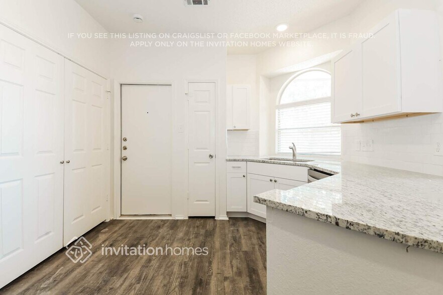 Building Photo - 2624 Bent Brook Dr