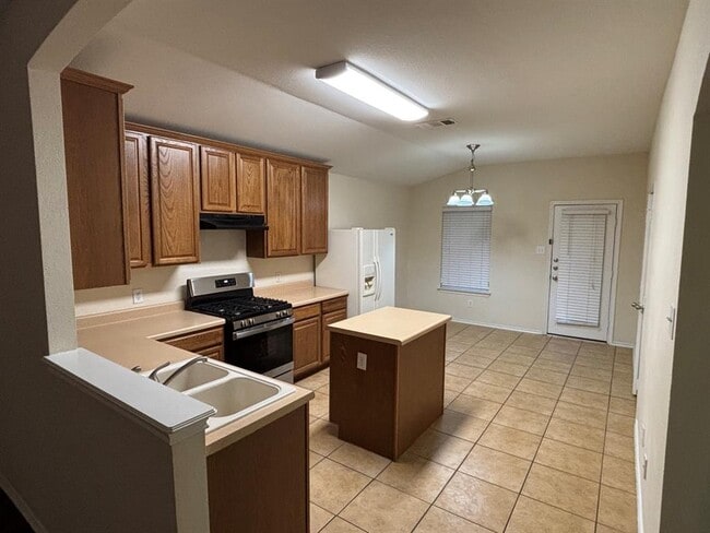 Building Photo - 154 Lake Washington Dr