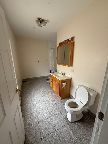 Building Photo - 48 Allston St