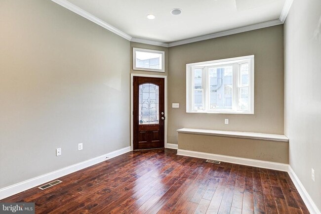 Building Photo - 2408 Hudson St