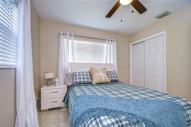 Building Photo - 5635 24th Ave N